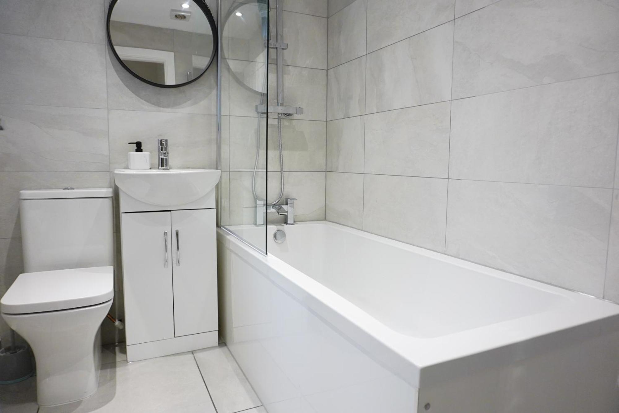 Holiday home 2 Bedroom House 10 Mins To Centre & Dock Liverpool