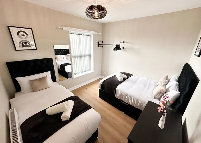 2 Bedroom House 10 Mins To City Centre & Albert Dock
