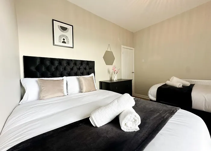 2 Bedroom House 10 Mins To City Centre & Albert Dock