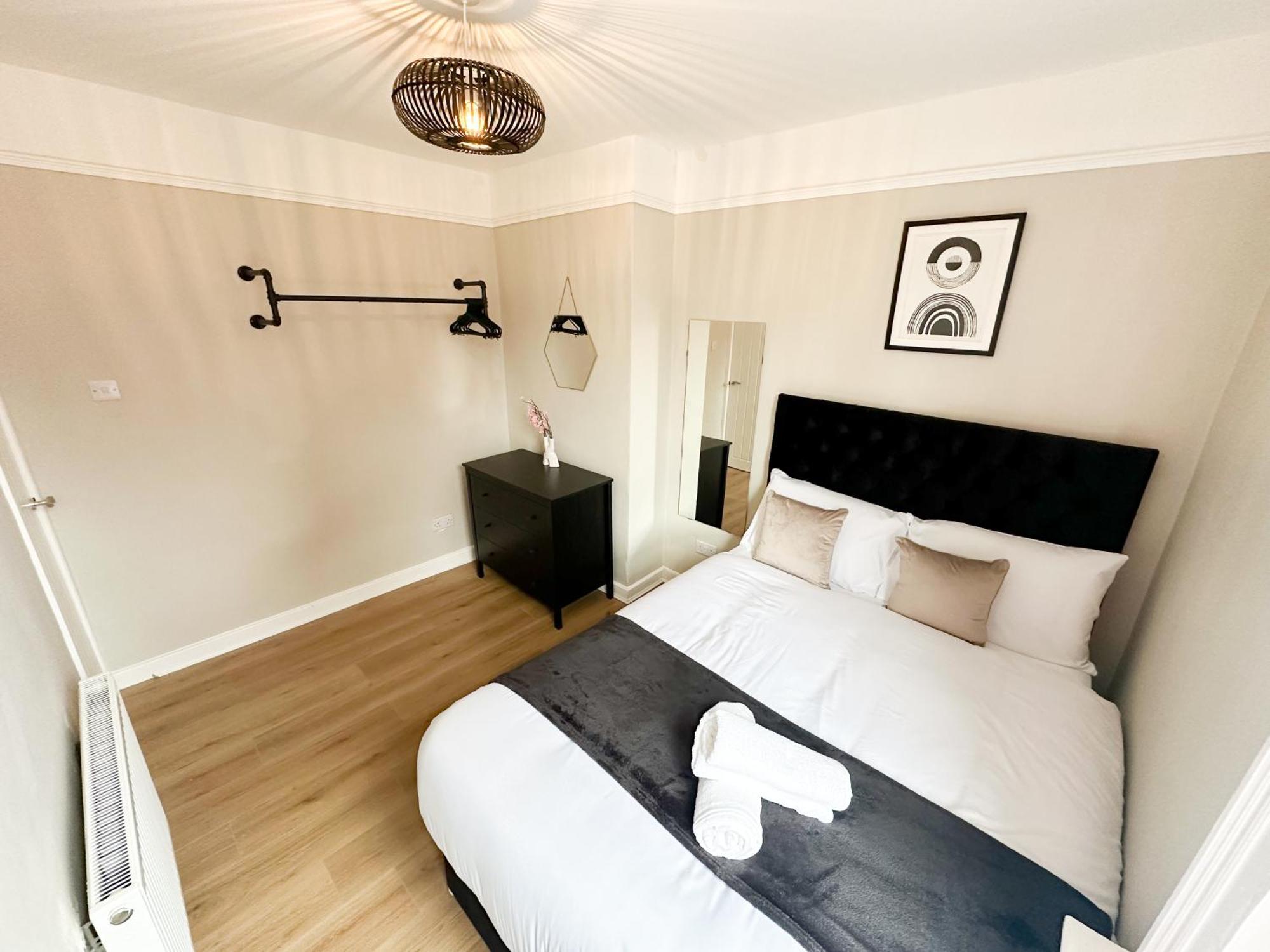 2 Bedroom House 10 Mins To Centre & Dock * Liverpool